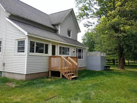 4715 10th, Wayland, MI 49348