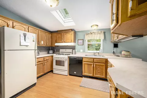 Kitchen - 16037 4 Mile, Morley, MI 49336 photo 5 of 7