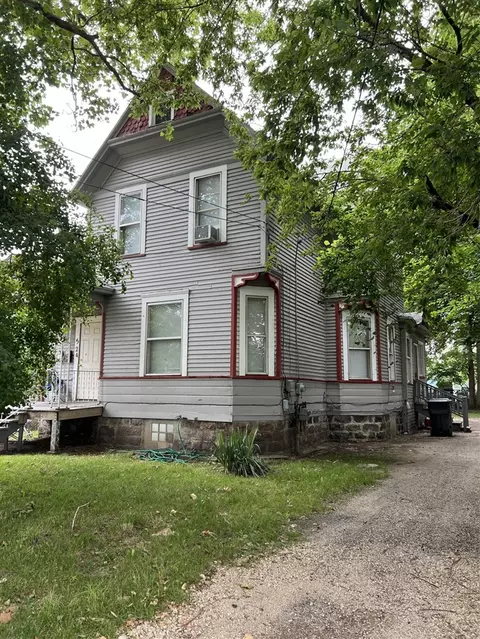 524 W Willard, Kalamazoo, MI 49007