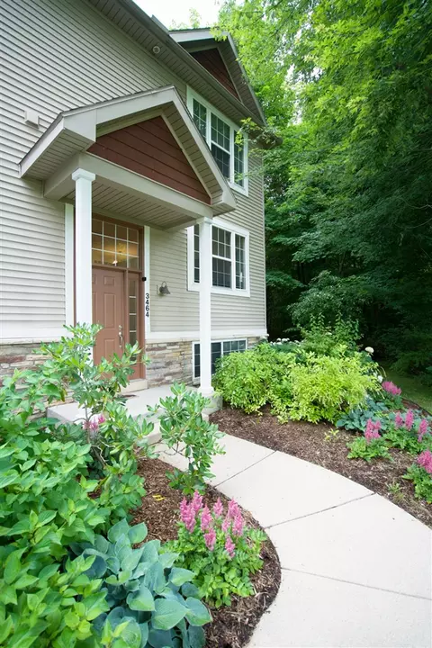 3464 Rivers Edge Dr #10, Saint Joseph, MI 49085