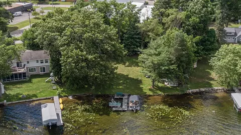 Roselane, Howell, MI 48843