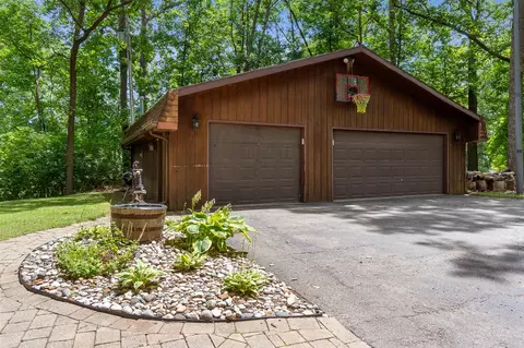2850 Blackman, Jackson, MI 49201 photo 2