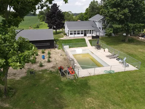 Exterior - 8731 Beecher, Pittsford, MI 49271 photo 2 of 22