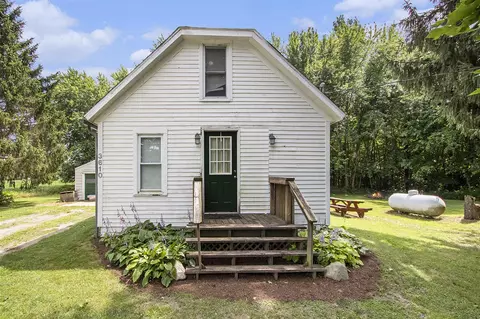 3610 Wee-chik Rd, Sawyer, MI 49125