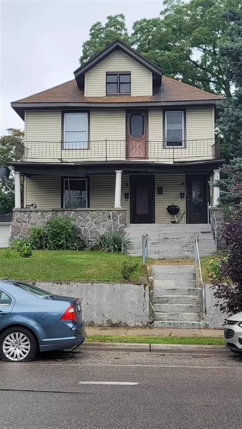 1907 Jefferson, Grand Rapids, MI 49507