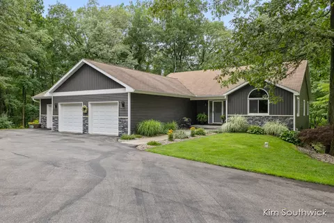 11350 Cascade, Lowell, MI 49331