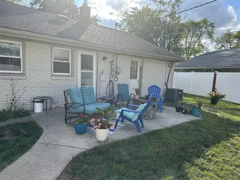 18317 Hinton, Riverview, MI 48193 photo 18