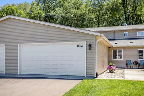 1084 Wedgewood, Plainwell, MI 49080