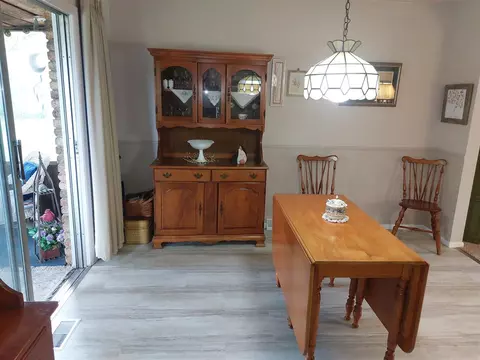 Dining - 1434 Ottawa, Niles, MI 49120 photo 4 of 5