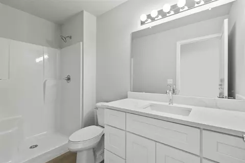 Bath - 31433 Augusta #75, Romulus, MI 48174 photo 2 of 2