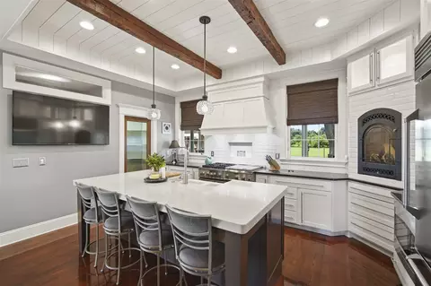 Kitchen - 4280 N Parma, Parma, MI 49269 photo 4 of 6