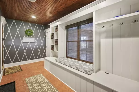Entry Way - 4280 N Parma, Parma, MI 49269 photo 6 of 10