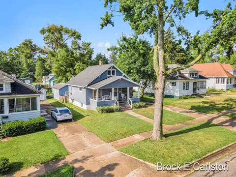 995 Ireland, Muskegon, MI 49441