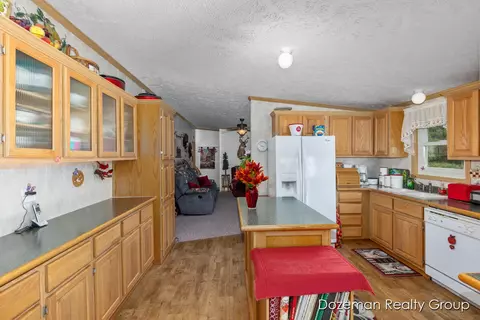 Kitchen - 4584 E Valeries, Newaygo, MI 49337 photo 2 of 2