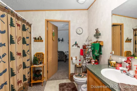 Bath - 4584 E Valeries, Newaygo, MI 49337 photo 2 of 2