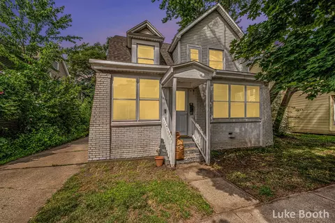 1051 Alpine, Grand Rapids, MI 49504