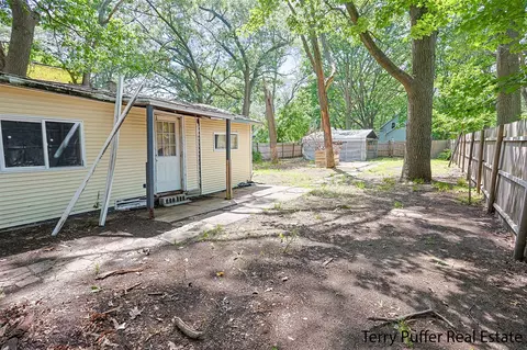2521 Sanford, Muskegon, MI 49444
