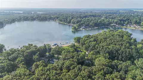 67176 Lakeshore, Dowagiac, MI 49047