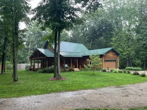 8676 S Beech, Howard City, MI 49329