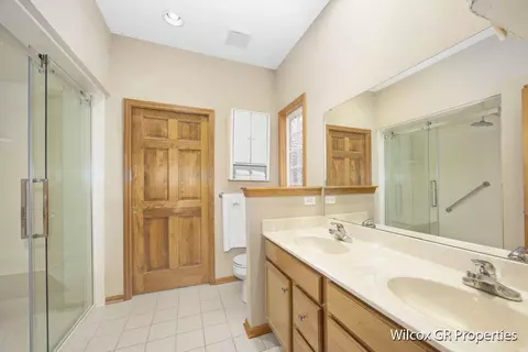 Bath - 1274 Dogwood Mdws, Ada, MI 49301 photo 1 of 3