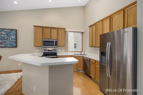 Kitchen - 1274 Dogwood Mdws, Ada, MI 49301 photo 4 of 4