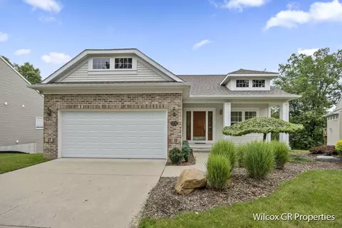 1274 Dogwood Mdws, Ada, MI 49301