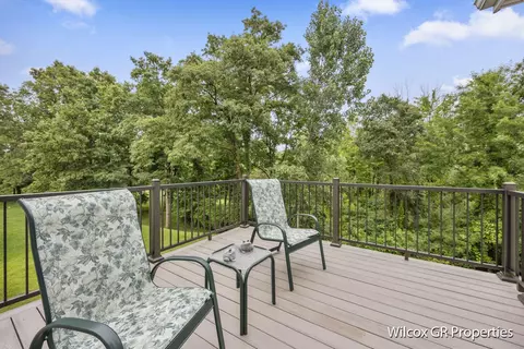 Exterior - 1274 Dogwood Mdws, Ada, MI 49301 photo 7 of 19