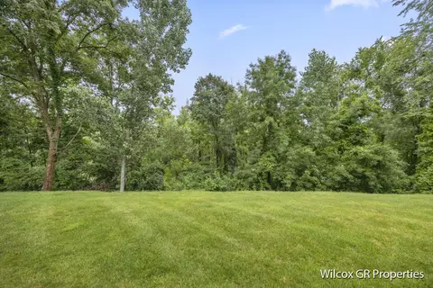 Exterior - 1274 Dogwood Mdws, Ada, MI 49301 photo 12 of 19