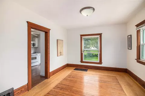 107 Edgewood, Jackson, MI 49201 photo 5