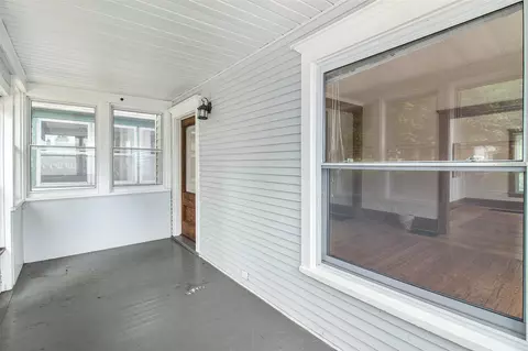 107 Edgewood, Jackson, MI 49201 photo 2