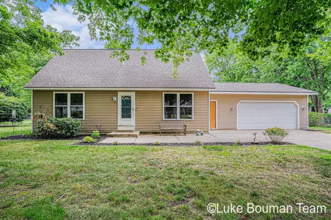 21 Iroquois, Holland, MI 49424