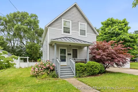 722 Morton, Belding, MI 48809 photo 2