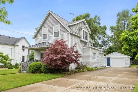 722 Morton, Belding, MI 48809 photo 3