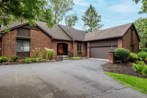 6190 S Gatehouse, Grand Rapids, MI 49546