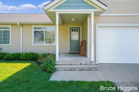 648 Oriole, Middleville, MI 49333