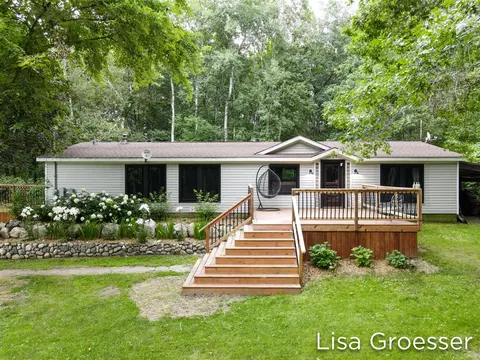1484 Epley, Stanton, MI 48888