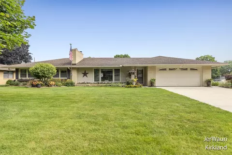 35 W 38th, Holland, MI 49423