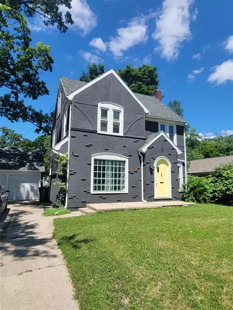 916 W Grand Riv, East Lansing, MI 48823