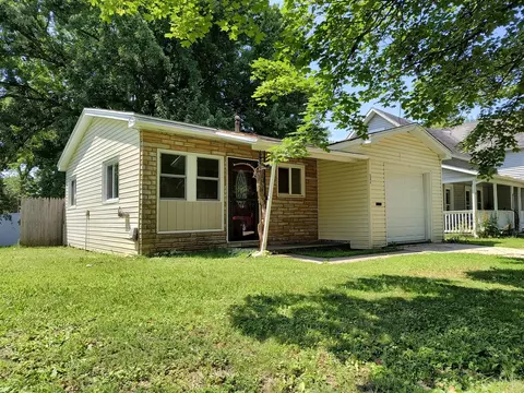 121 W Broadway, Scottville, MI 49454