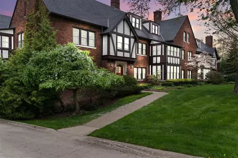 2220 Washtenaw #F, Ann Arbor, MI 48104