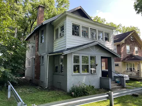 916 Lee Barton, Kalamazoo, MI 49007