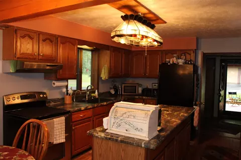 Kitchen - 7227 Greenwood Rd, Gladwin, MI 48624 photo 4 of 4