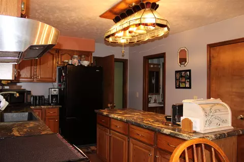 Kitchen - 7227 Greenwood Rd, Gladwin, MI 48624 photo 2 of 4