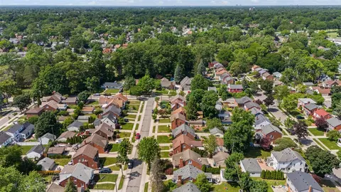 210 Devonshire, Dearborn, MI 48124 photo 32