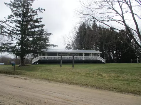 6200 Deaner, Edmore, MI 48829