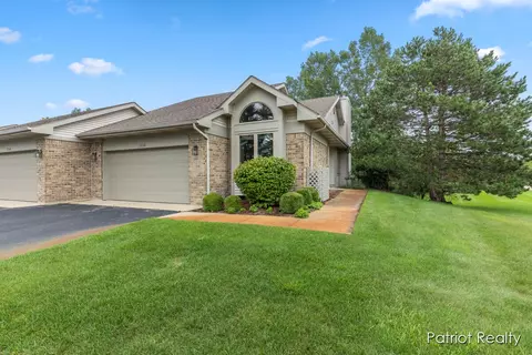 3336 Falcon Crst, Grand Rapids, MI 49525