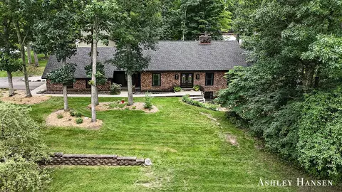 2517 Shadowbrook, Grand Rapids, MI 49546