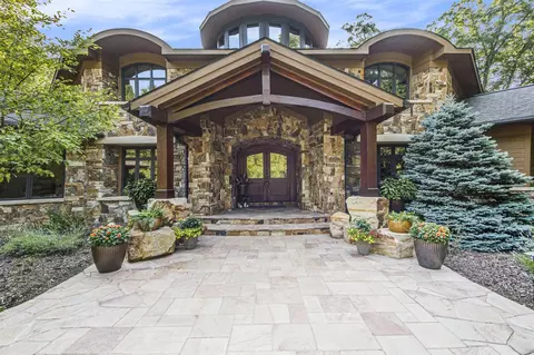 4025 Forest Acres, Norton Shores, MI 49441