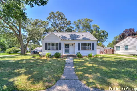 2202 Oak, North Muskegon, MI 49445