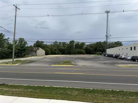 499 E 8th, Holland, MI 49423